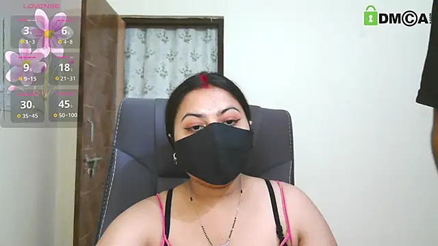 Snapshot of SassyWildCouple chatting on May 2026 11:51:02 AM SassyWildCouple online show from May 2026 11:51:02 AM