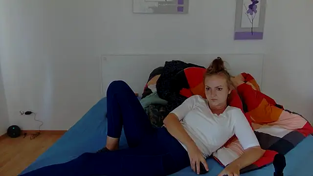 Snapshot of hornycouplefuck12 chatting on September 2025 01:10:01 PM hornycouplefuck12 online show from September 2025 01:10:01 PM