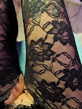 sarahpearlx online show from April 2026 08:42:02 PM