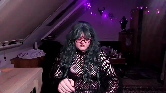 fetishistka k online show from October 2025 03:32:02 PM