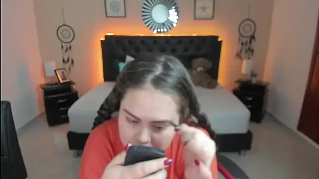 LolaVillalobos online show from September 2025 02:07:01 PM