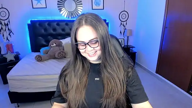 Snapshot of LolaVillalobos chatting on May 2026 12:43:02 PM LolaVillalobos online show from May 2026 12:43:02 PM