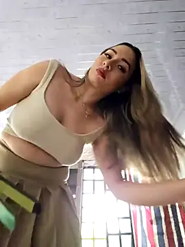 Natasanz online show from September 2025 08:43:01 PM