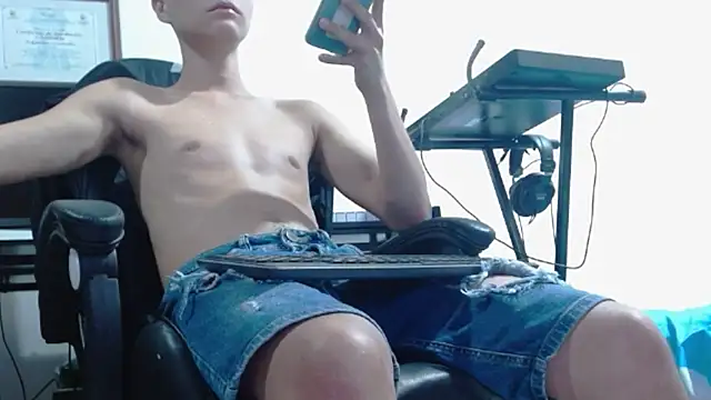 Twinkcock22 online show from March 2026 02:16:01 AM