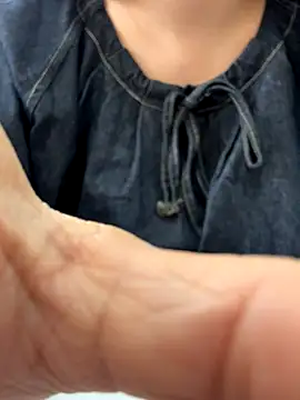 PhuongNhi21 online show from October 2025 01:36:02 AM