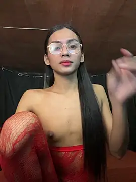 Snapshot of Ur_latinahotpaprika chatting on October 2025 04:38:02 PM Ur latinahotpaprika online show from October 2025 04:38:02 PM