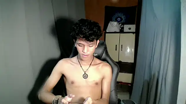 kenbigcockxx online show from November 2025 06:08:01 PM