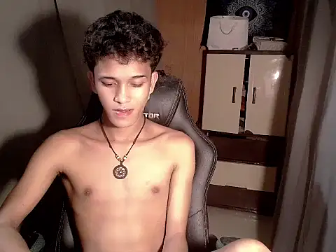 kenbigcockxx online show from November 2025 03:44:01 PM