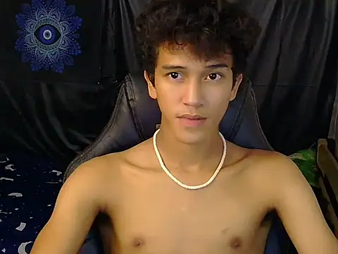 Snapshot of kenbigcockxx chatting on February 2026 06:39:02 AM kenbigcockxx online show from February 2026 06:39:02 AM