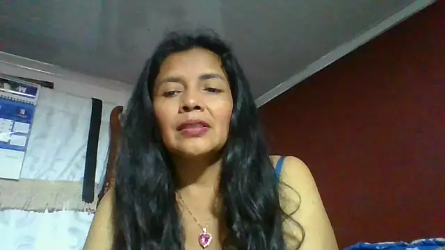 Snapshot of DianaOchoa_ chatting on April 2026 03:20:01 AM DianaOchoa online show from April 2026 03:20:01 AM