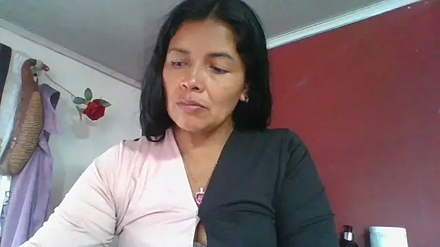 Snapshot of DianaOchoa_ chatting on April 2026 08:40:02 PM DianaOchoa online show from April 2026 08:40:02 PM