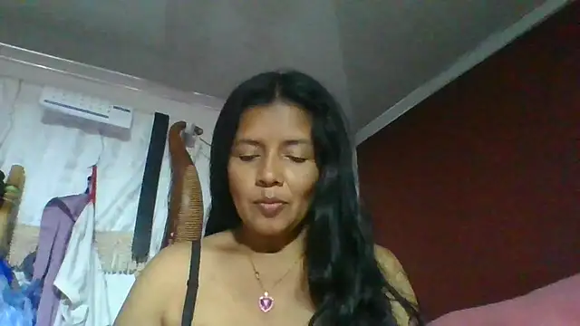 Snapshot of DianaOchoa_ chatting on May 2026 03:23:01 AM DianaOchoa online show from May 2026 03:23:01 AM