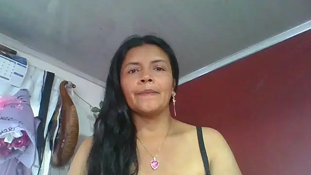 Snapshot of DianaOchoa_ chatting on May 2026 12:00:01 PM DianaOchoa online show from May 2026 12:00:01 PM