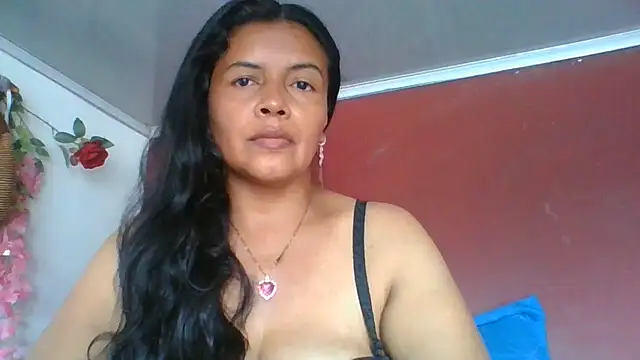 Snapshot of DianaOchoa_ chatting on May 2026 07:22:02 PM DianaOchoa online show from May 2026 07:22:02 PM