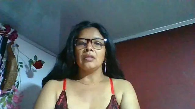 Snapshot of DianaOchoa_ chatting on June 2026 03:04:01 AM DianaOchoa online show from June 2026 03:04:01 AM
