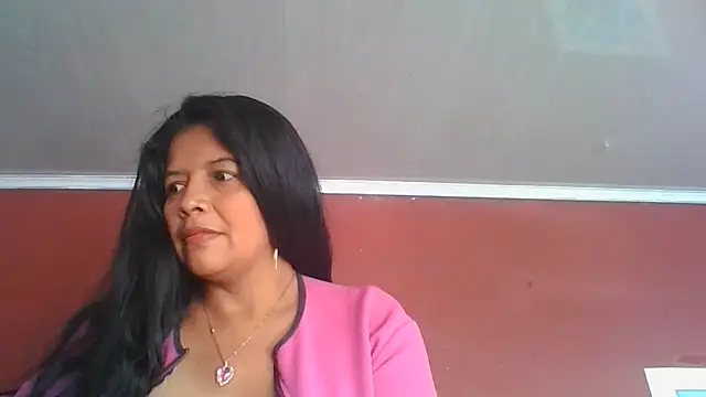 Snapshot of DianaOchoa_ chatting on June 2026 12:09:02 PM DianaOchoa online show from June 2026 12:09:02 PM