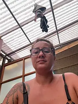 Snapshot of Vahine_tahiti987 chatting on October 2025 07:43:01 PM Vahine tahiti987 online show from October 2025 07:43:01 PM