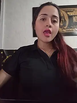 candy  fox  online show from November 2025 12:49:01 PM