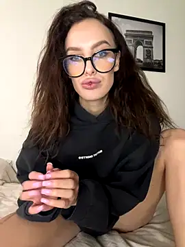 Snapshot of goodgirldevil chatting on November 2025 11:32:02 AM goodgirldevil online show from November 2025 11:32:02 AM