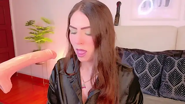 Heraa Piett online show from September 2025 12:07:01 PM