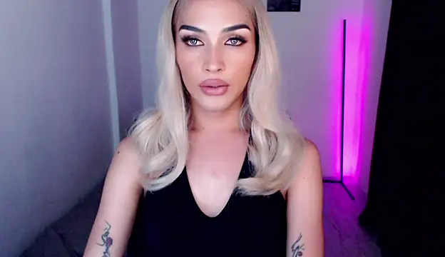 Alicegreenexx online show from April 2026 06:52:02 PM