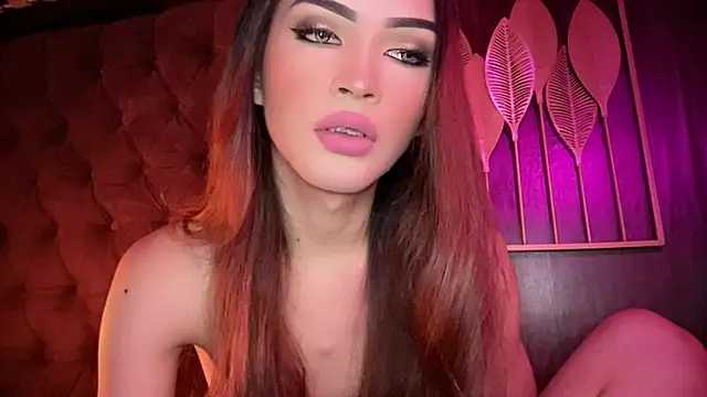 Snapshot of Alicegreenexx chatting on June 2026 04:13:02 AM Alicegreenexx online show from June 2026 04:13:02 AM