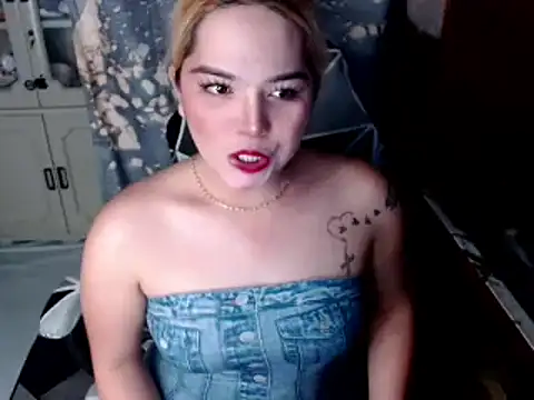 Snapshot of blonditax1111 chatting on October 2025 08:25:02 AM blonditax1111 online show from October 2025 08:25:02 AM