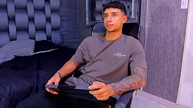 jaze bradley online show from September 2025 11:34:02 AM