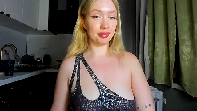 Snapshot of NicoleRiccii chatting on September 2025 08:33:02 PM NicoleRiccii online show from September 2025 08:33:02 PM