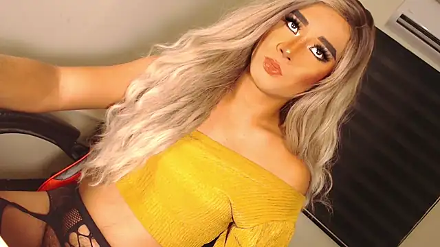 SissifyMeNow online show from October 2025 05:11:02 PM