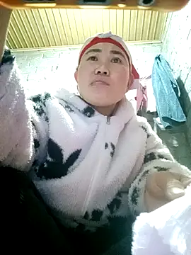 Snapshot of jienrrr chatting on January 2026 01:53:02 AM jienrrr online show from January 2026 01:53:02 AM