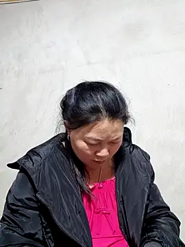 yoowwmr online show from November 2025 12:59:01 PM