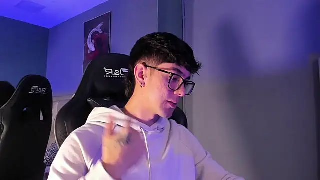 etham wolf  online show from September 2025 04:08:02 PM