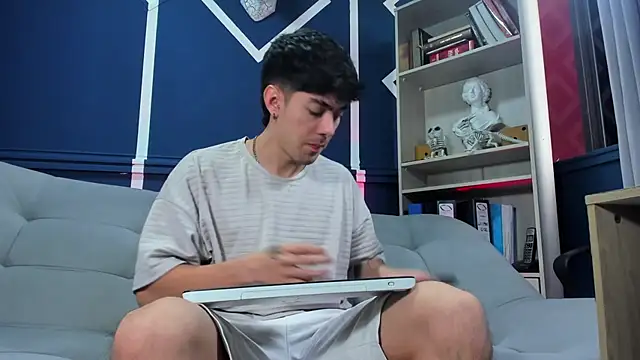 etham wolf  online show from November 2025 12:27:01 PM