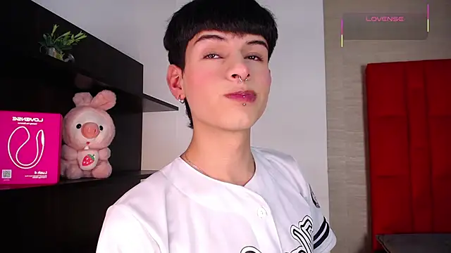 Ezra Storm online show from January 2026 04:38:02 AM