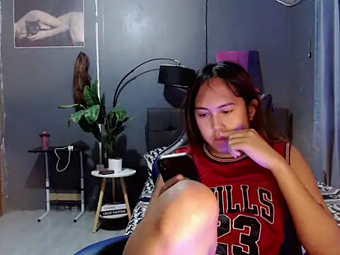 urtranspinay online show from November 2025 08:55:01 PM