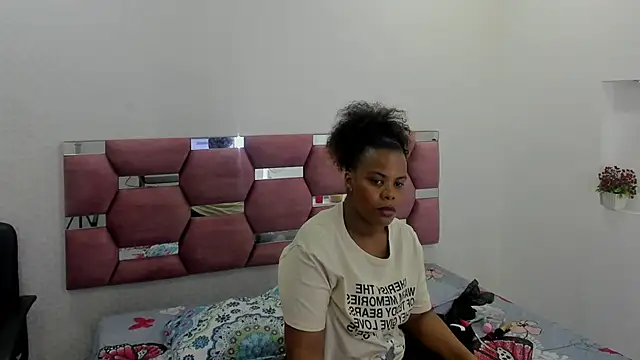 MiiaSmith   online show from October 2025 08:28:01 PM