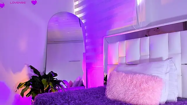 Snapshot of sara_goddess01 chatting on September 2025 06:08:01 PM sara goddess01 online show from September 2025 06:08:01 PM