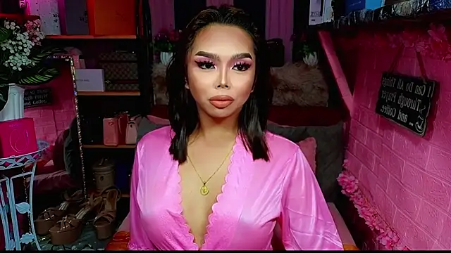 MoniqueCeleste online show from November 2025 04:28:02 PM