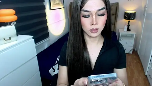 solana imani online show from October 2025 04:05:02 PM