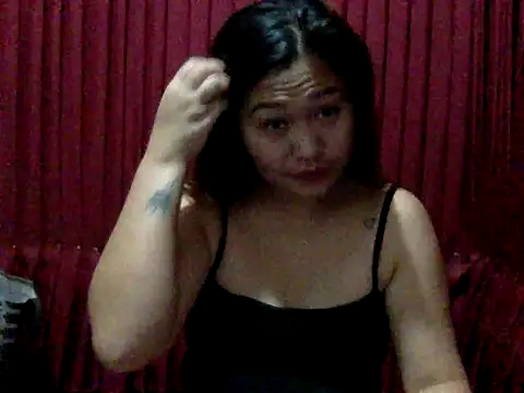 Snapshot of yummy_mia chatting on July 2026 01:39:02 PM yummy mia online show from July 2026 01:39:02 PM