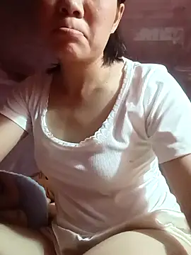 Snapshot of Nguyet135 chatting on April 2026 02:06:01 PM Nguyet135 online show from April 2026 02:06:01 PM