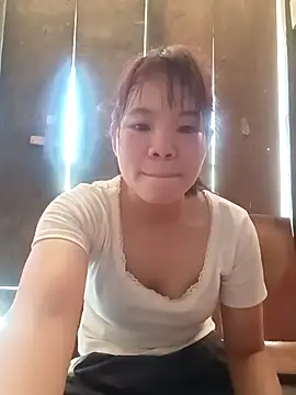 Snapshot of Nguyet135 chatting on April 2026 03:50:02 AM Nguyet135 online show from April 2026 03:50:02 AM