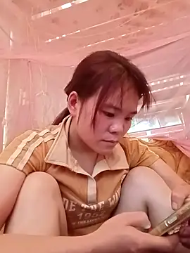 Snapshot of Nguyet135 chatting on April 2026 06:03:02 AM Nguyet135 online show from April 2026 06:03:02 AM