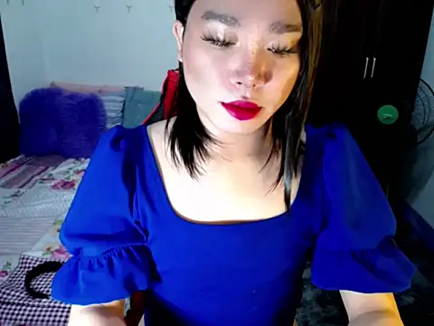 Snapshot of Urassiansweetcummer chatting on September 2025 12:44:01 AM Urassiansweetcummer online show from September 2025 12:44:01 AM