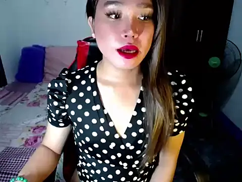 Snapshot of Urassiansweetcummer chatting on October 2025 02:08:02 AM Urassiansweetcummer online show from October 2025 02:08:02 AM