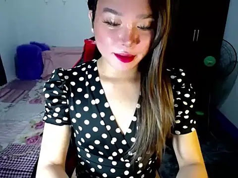 Snapshot of Urassiansweetcummer chatting on October 2025 07:54:02 PM Urassiansweetcummer online show from October 2025 07:54:02 PM