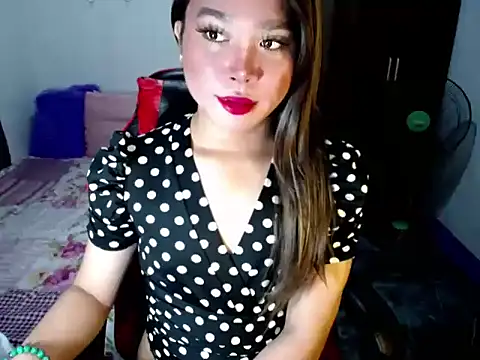 Snapshot of Urassiansweetcummer chatting on October 2025 01:42:02 AM Urassiansweetcummer online show from October 2025 01:42:02 AM