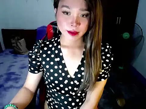 Snapshot of Urassiansweetcummer chatting on November 2025 08:57:01 AM Urassiansweetcummer online show from November 2025 08:57:01 AM