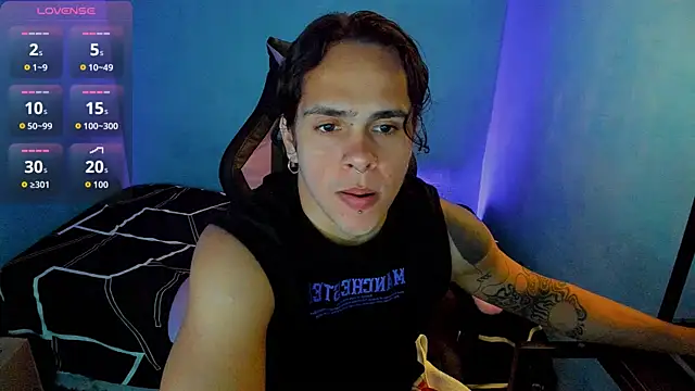 Snapshot of Maximiliano_scoott__ chatting on October 2025 08:06:02 PM Maximiliano scoott   online show from October 2025 08:06:02 PM